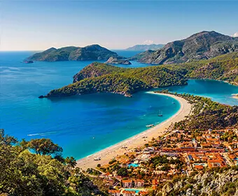 Fethiye Ölüdeniz sahil kasaba havadan manzara